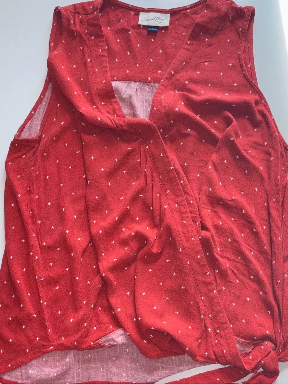 UNIVERSAL THREAD TOPS - Picture 2 of 10